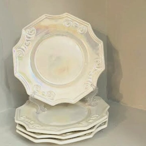 Set of 4 Italian Luncheon Plates  White Iridescent Pearlized Scalloped Edges - Picture 5 of 12